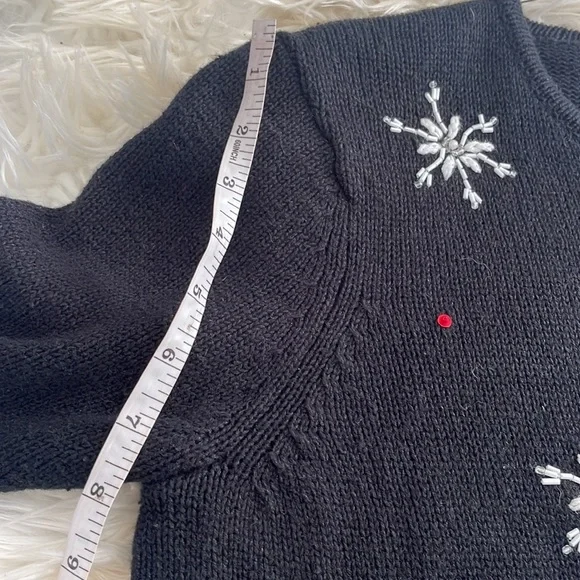 Classic elements vintage vtg beaded snowflake black Santa ugly Christmas sweater - Picture 13 of 16